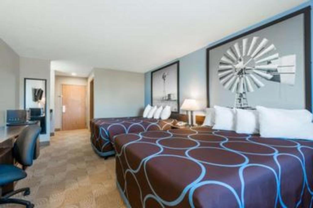 Super 8 By Wyndham Beloit Hotel Exterior photo