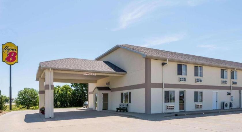 Super 8 By Wyndham Beloit Hotel Exterior photo